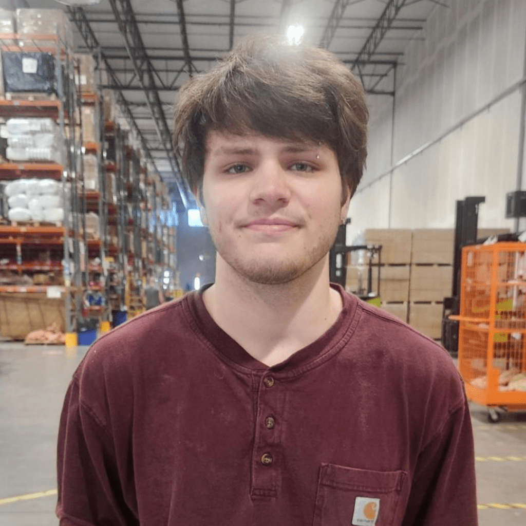 Landon Burns, East Coast Distribution Center, Receiving Associate and Impactful Award Winner